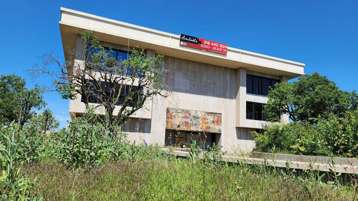 Sacramento is weighing whether a former Home Savings and Loan building in Arden Arcade should be considered an historic site and not be demolished for a Shake Shack.