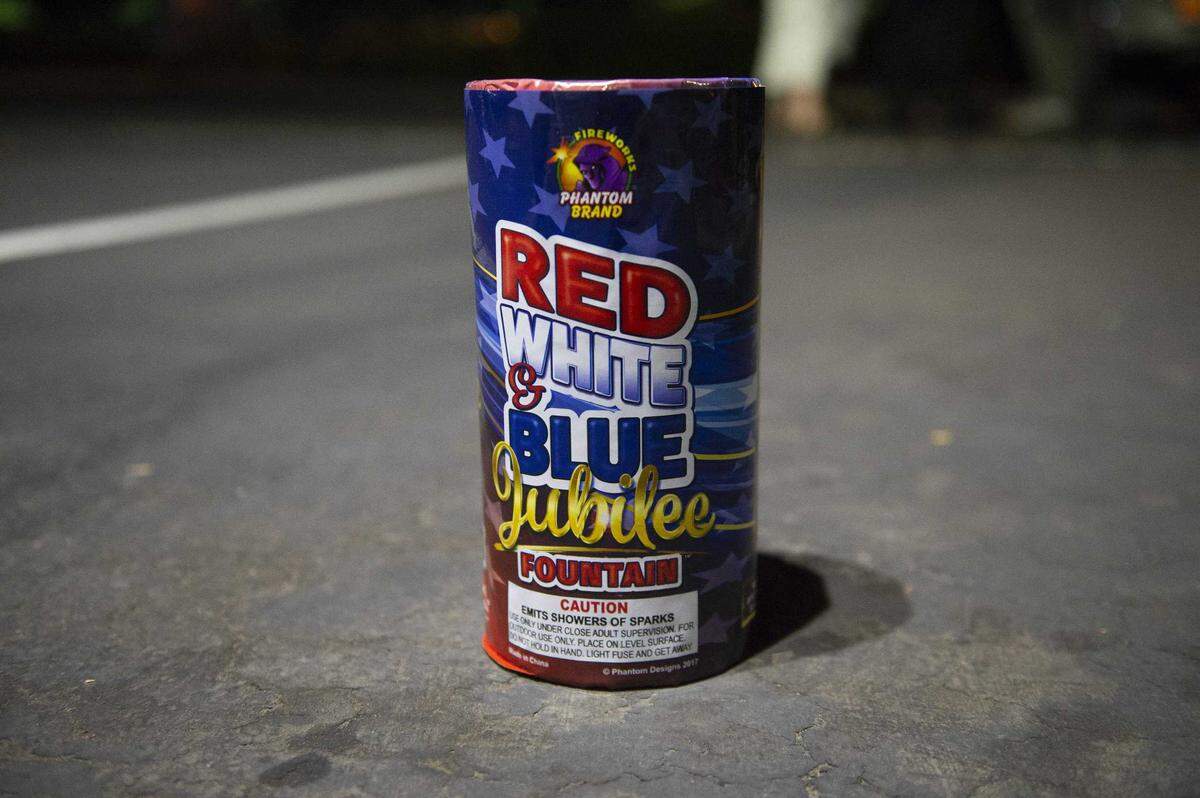 Red White and Blue Jubilee by Phantom ($25.99) starts slow and doesn’t achieve a lot of height, but is true to its name and puts on a nice, patriotic explosion of lights.