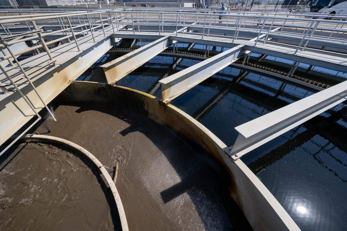 Water moves through the biological nutrient removal process, a secondary treatment step that uses microorganisms to remove nitrogen and phosphorus from sewage before discharge, at the EchoWater Resource Recovery Facility in Sacramento County on Wednesday, May 20, 2026. The process removes 99% of ammonia and 89% of nitrogen from the water.