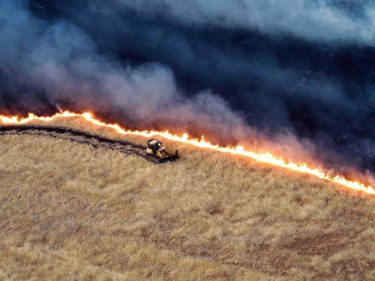 CA wildfires: What is fire weather watch? Red flag warning ...