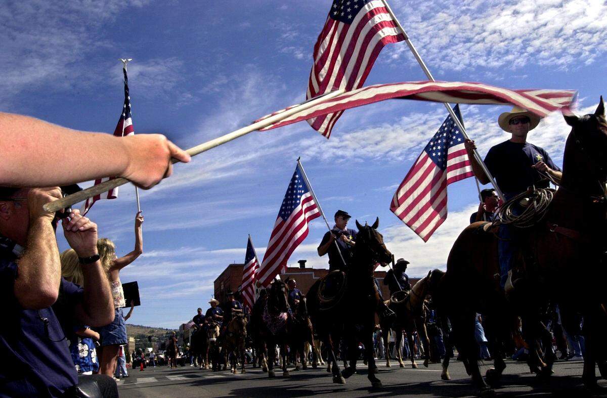 Riders with the U.S. Freedom Cavalry were among the thousands of activists to rally in Klamath Falls in 2001 to protest the federal government's decision to limit water to farmers in the Klamath Basin to protect fish. The next year, the Bush administration reversed course and delivered water to the farmers. What followed was the largest fish kill in the history of the American West. Tens of thousands of salmon died in the Klamath River.