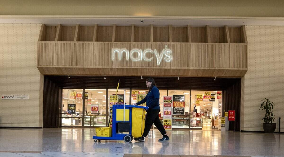 The entryway to Macy’s from inside the Sunrise Mall in January, before the Macy’s shuttered.