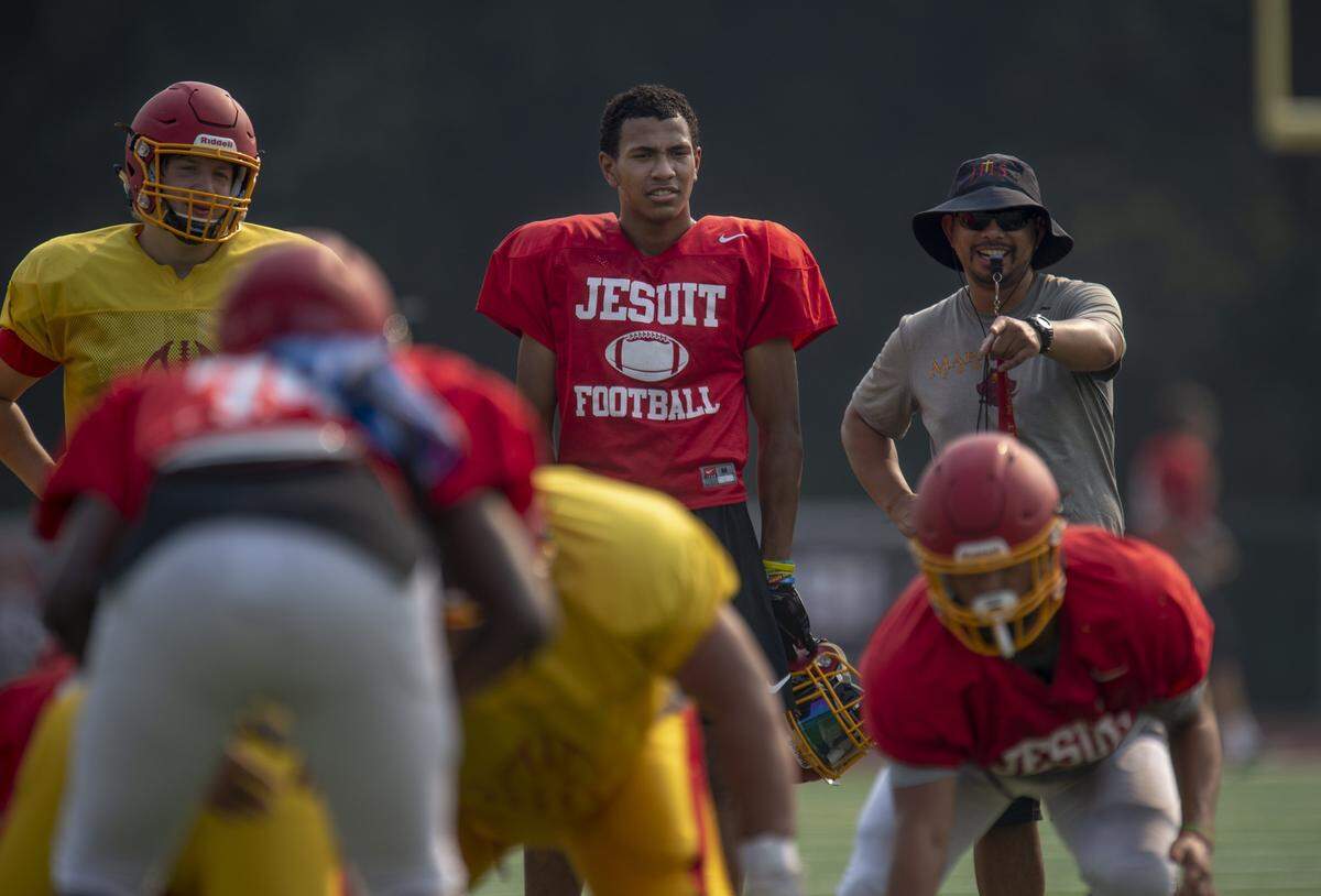 Jesuit cornerback Isaiah Rutherford has signed to play at Notre Dame.