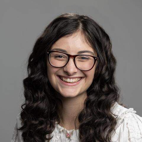 Profile Image of Nicole Buss