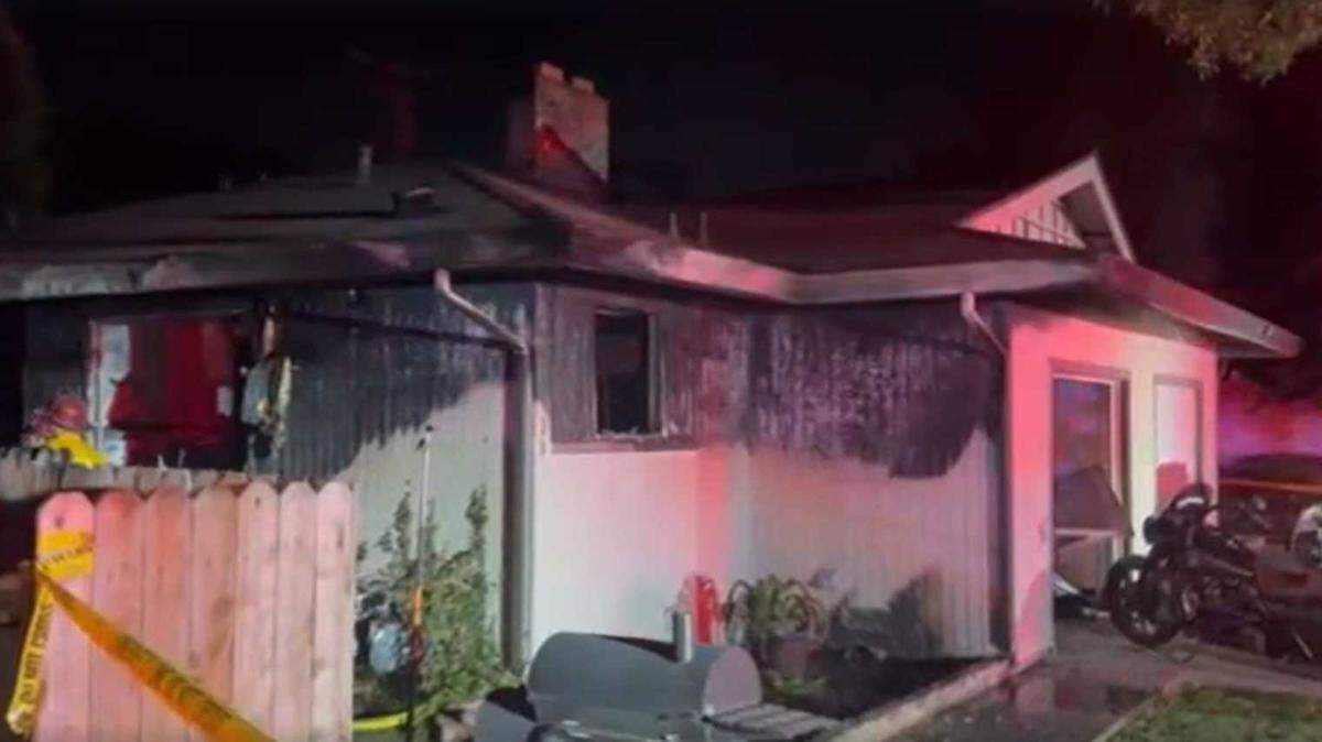 A suspect who barricaded himself inside a south Sacramento home died after lighting the home on fire, authorities said.