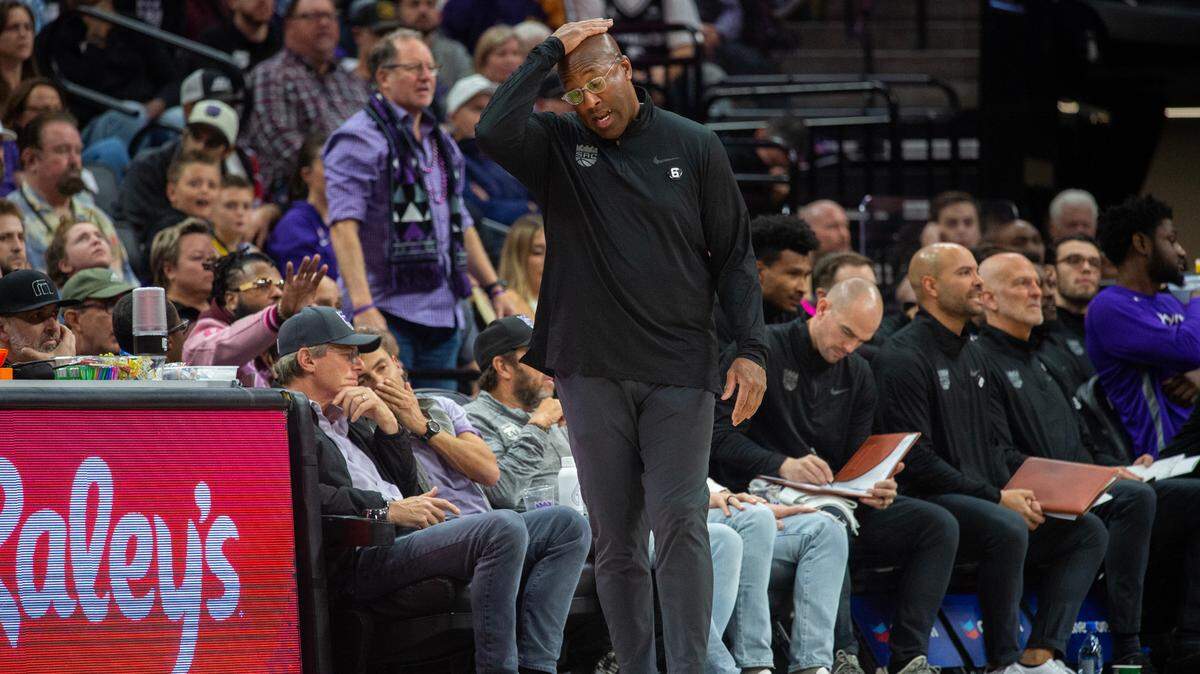 Sacramento Kings coach Mike Brown reacts in the fourth quarter during a game at the Golden 1 Center in Sacramento, Monday, Nov. 28, 2022.