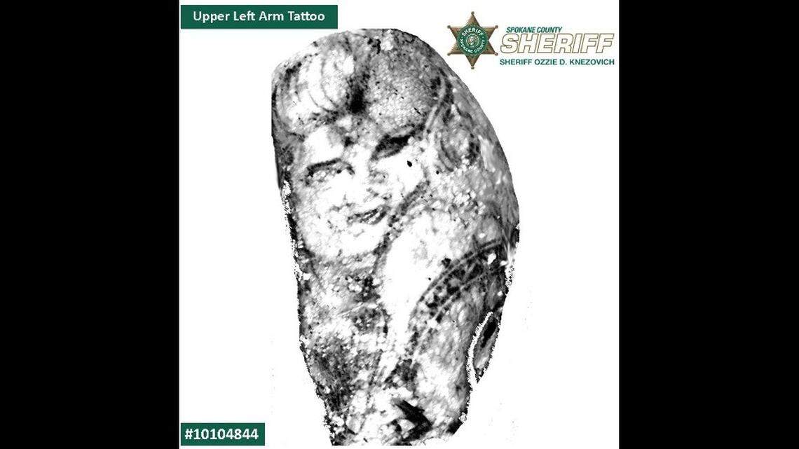 A tattoo was found on the upper-left arm/shoulder depicting what officials believe to be a woman’s face and what appears to be a sombrero-style hat below and to the right.