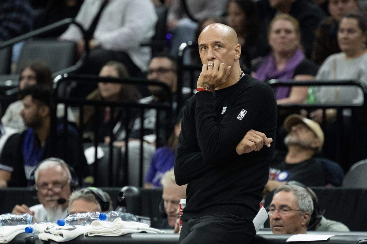 Sacramento Kings head coach Doug Christie watches during a game at the Golden 1 Center on Tuesday, Nov. 11, 2025, in Sacramento. 