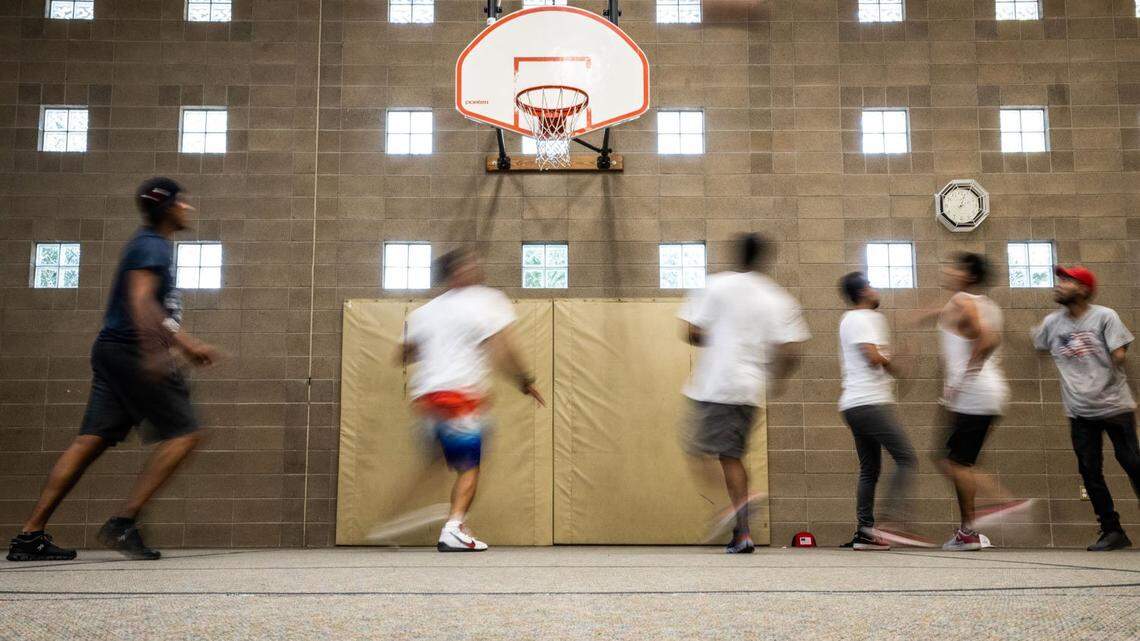 Migrants flown to Martha’s Vineyard can sue plane company. What that means for Sacramento