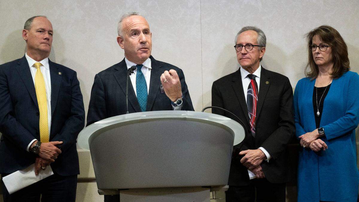 Sacramento Mayor Darrell Steinberg speaks with during a press conference with Sacramento County leaders on a city-county agreement to work on homeless issues on Thursday, Dec. 1, 2022. Flanking him are county Supervisor Rich Desmond, left, City Councilman Jeff Harris, right, and Sacramento County CEO Ann Edwards, far right.