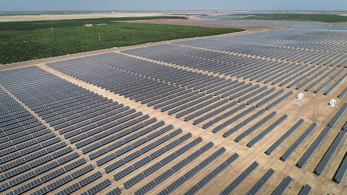 A solar farm covers farmland near Ducor in Tulare County. The land has very little groundwater or canal water so the landowner leased 300 acres to a solar farm developer, who opened the facility in 2016.