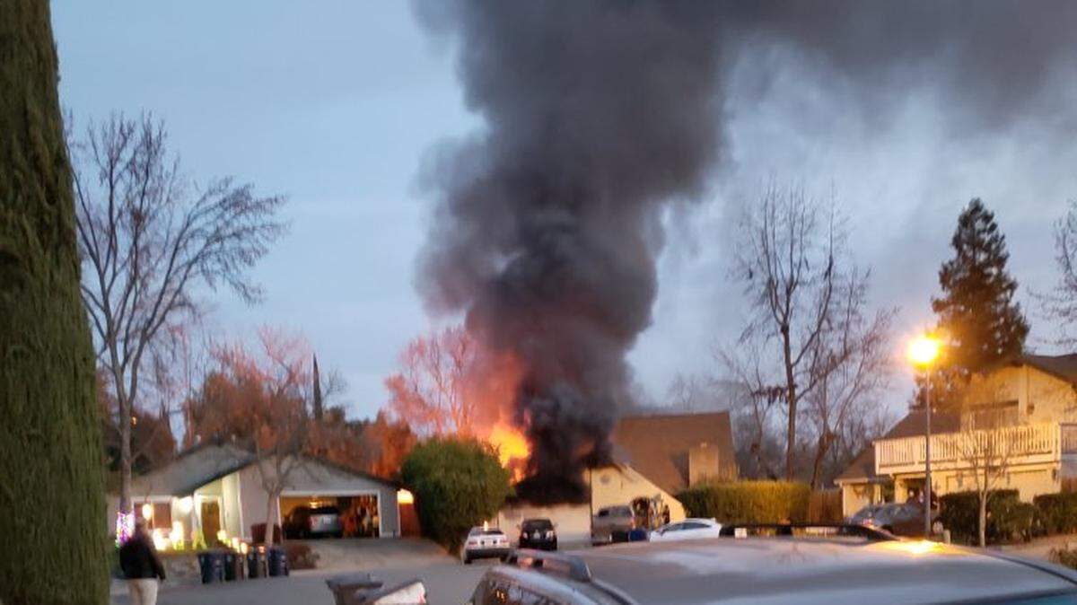 The Sacramento Metropolitan Fire District responded to a house fire on Bayberry Court in Citrus Heights Thursday evening.
