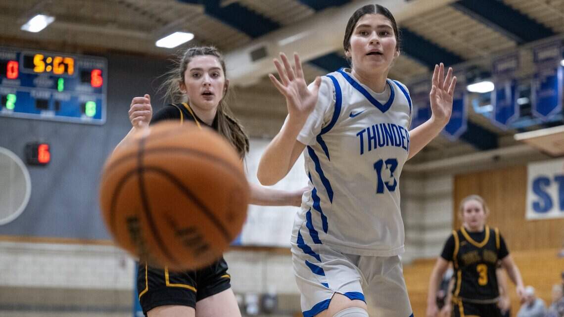 The Bee’s Top 20: Del Oro girls basketball undeterred despite district drama