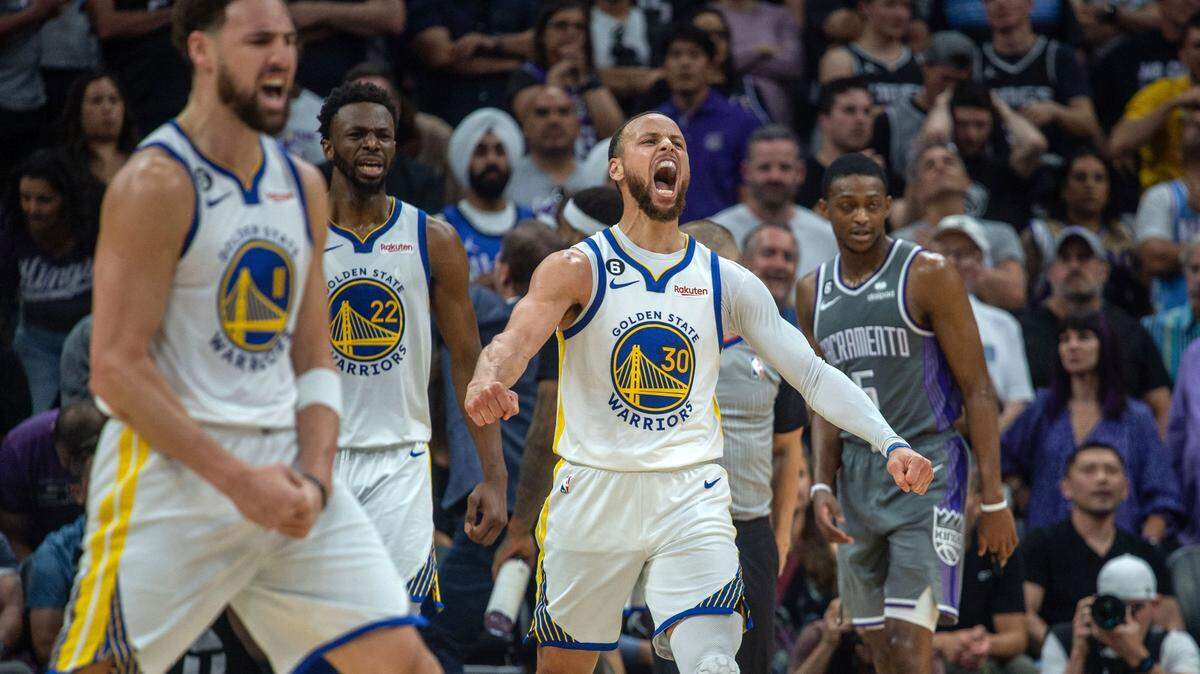 Golden State Warriors guard Stephen Curry (30) celebrates a basket in the final seconds of his team’s victory during Game 5 of the first-round NBA playoff series at Golden 1 Center on Wednesday.