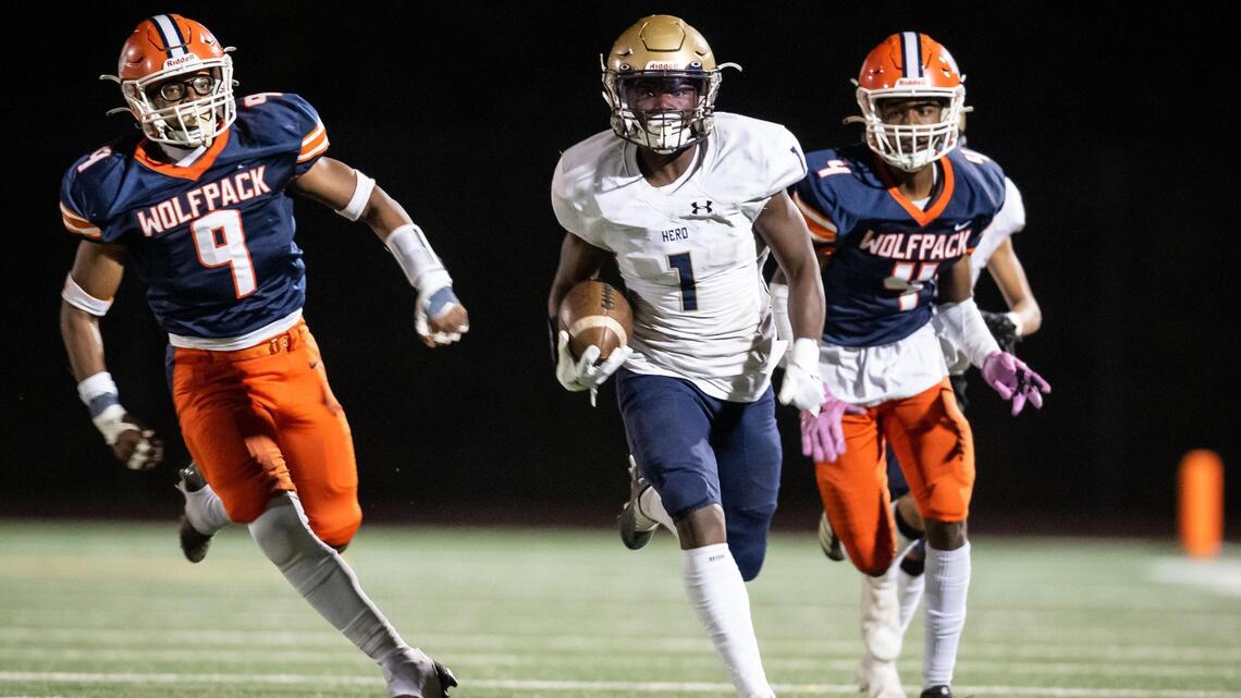 Prep football: Elk Grove running back leads the way as the Thundering Herd stomps ahead