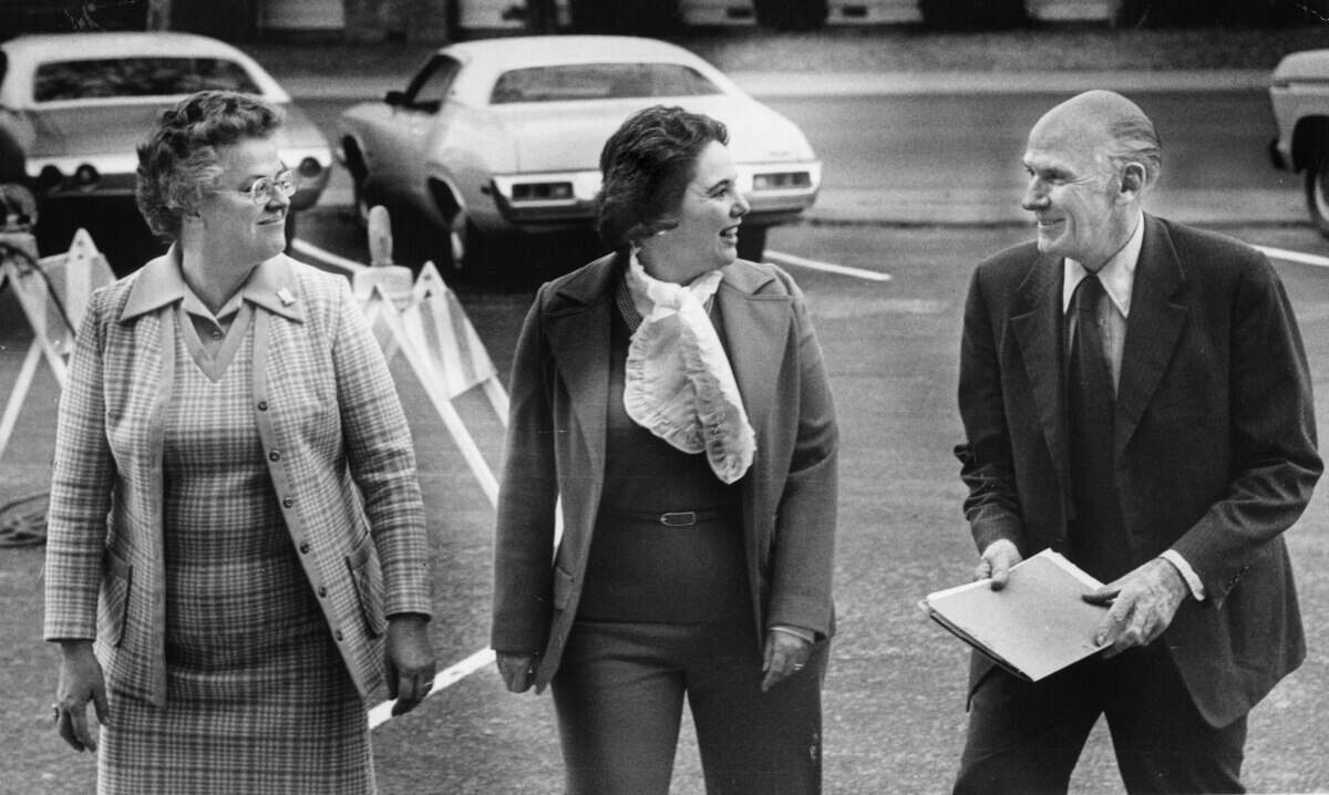 U.S. Senator Alan Cranston, right, arrives at Norton Hall in Woodland with Yolo County Supervisors Twila Thompson, left, and Betsy Marchand in 1977.