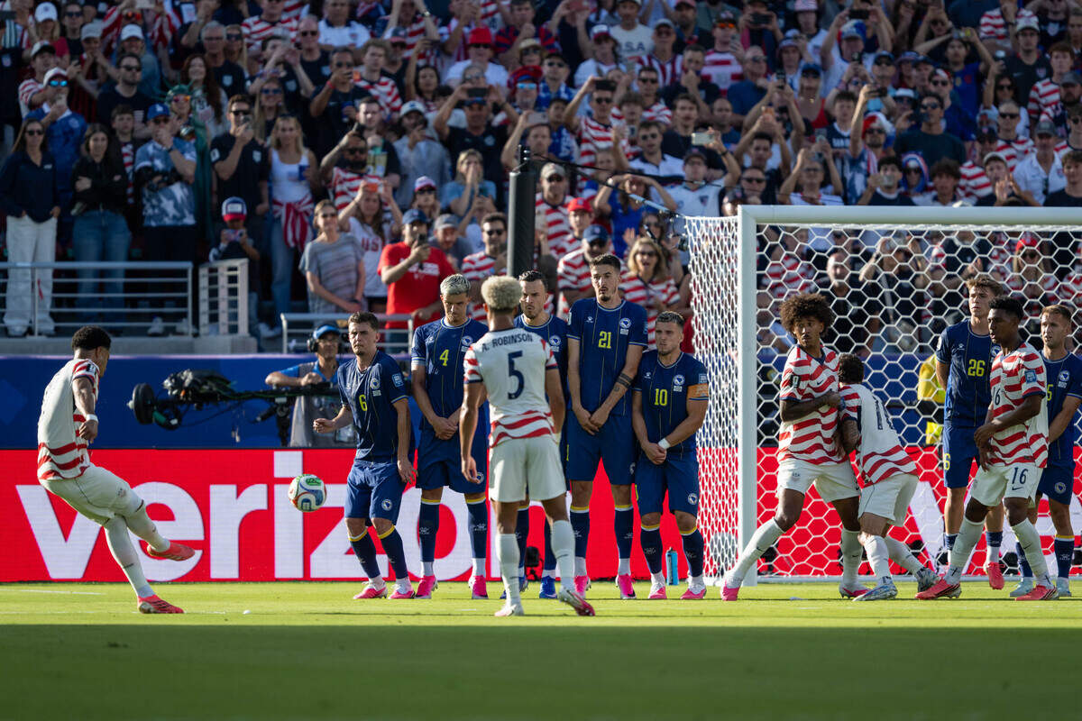 United States midfielder Malik Tillman (17) scores on a free kick during the FIFA World Cup 2026 Round of 32 match against Bosnia and Herzegovina at Levi's Stadium on Wednesday in Santa Clara.