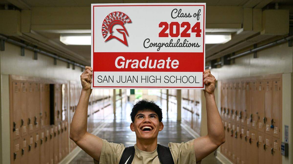 Sacramento student immigrated from Mexico four years ago. Now he has a full ride scholarship