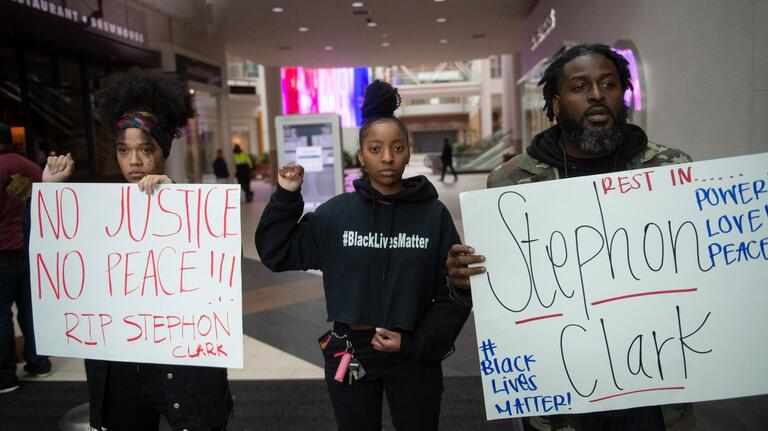 Arden Fair mall in Sacramento closes as Stephon Clark protesters hold sit-in