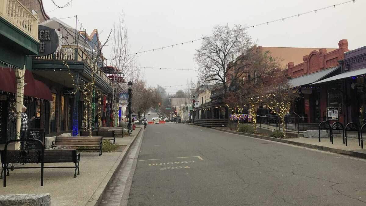 Historic Folsom draped with lights for the holidays on Sunday, Dec. 18, 2022. The city of Folsom will be closed Friday, Dec. 23 to Monday, Dec. 26 and from Friday, Dec. 30 to Monday, Jan. 2, and it has a number of services available during that time.