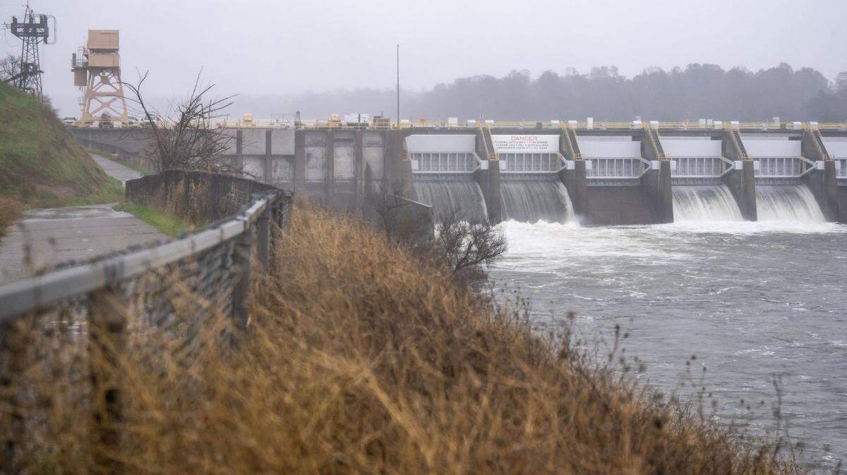 Unwilling to accept a compromise, the city of San Diego and the Water Authority has turned to Sacramento to undo the results of a local process.