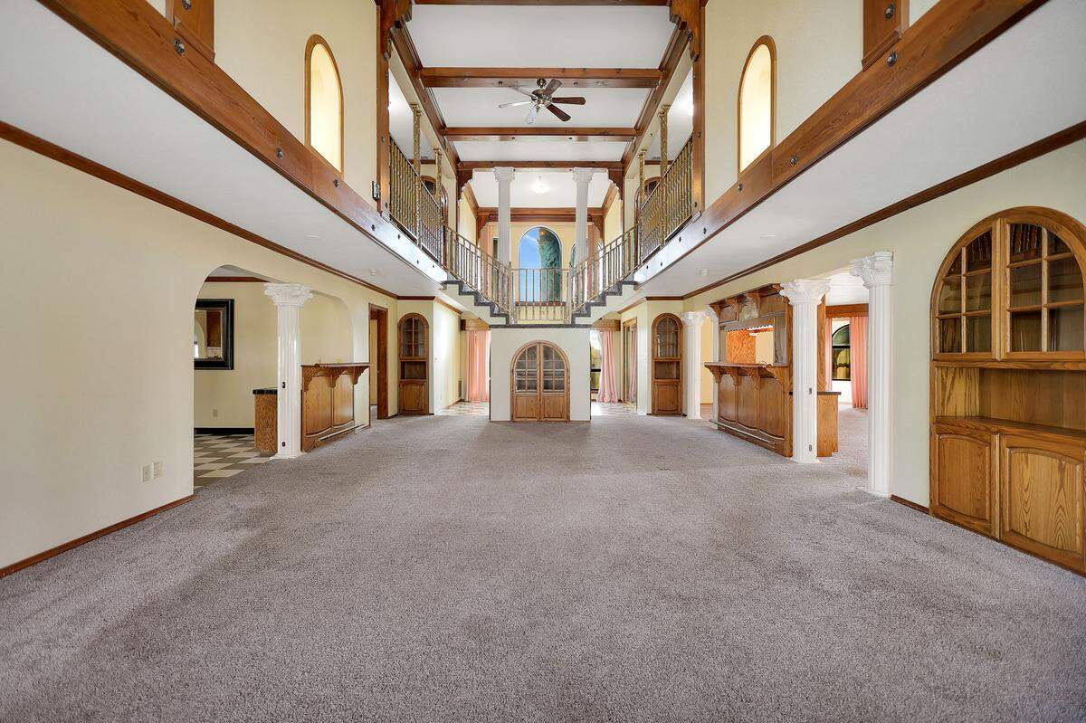 There are many large entertaining spaces.
