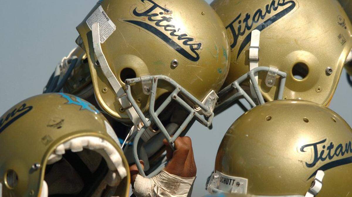 Burbank was down to 14 players during the Sheldon contest but is now up to 22, though not all are fully healthy. The junior varsity has 28 players.