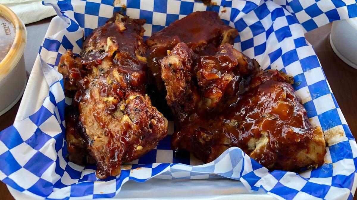 Tori’s Place is one of Sacramento’s best soul food restaurants.