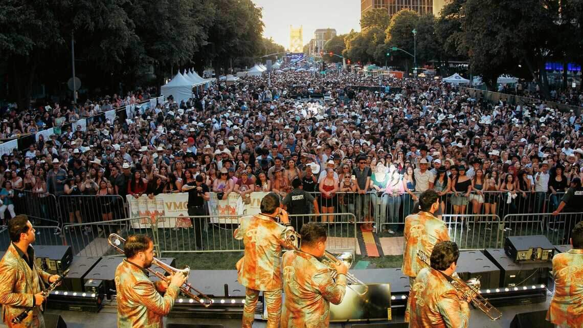 Jalo Fest welcomed thousands to Sacramento. How was the Latino music concert?