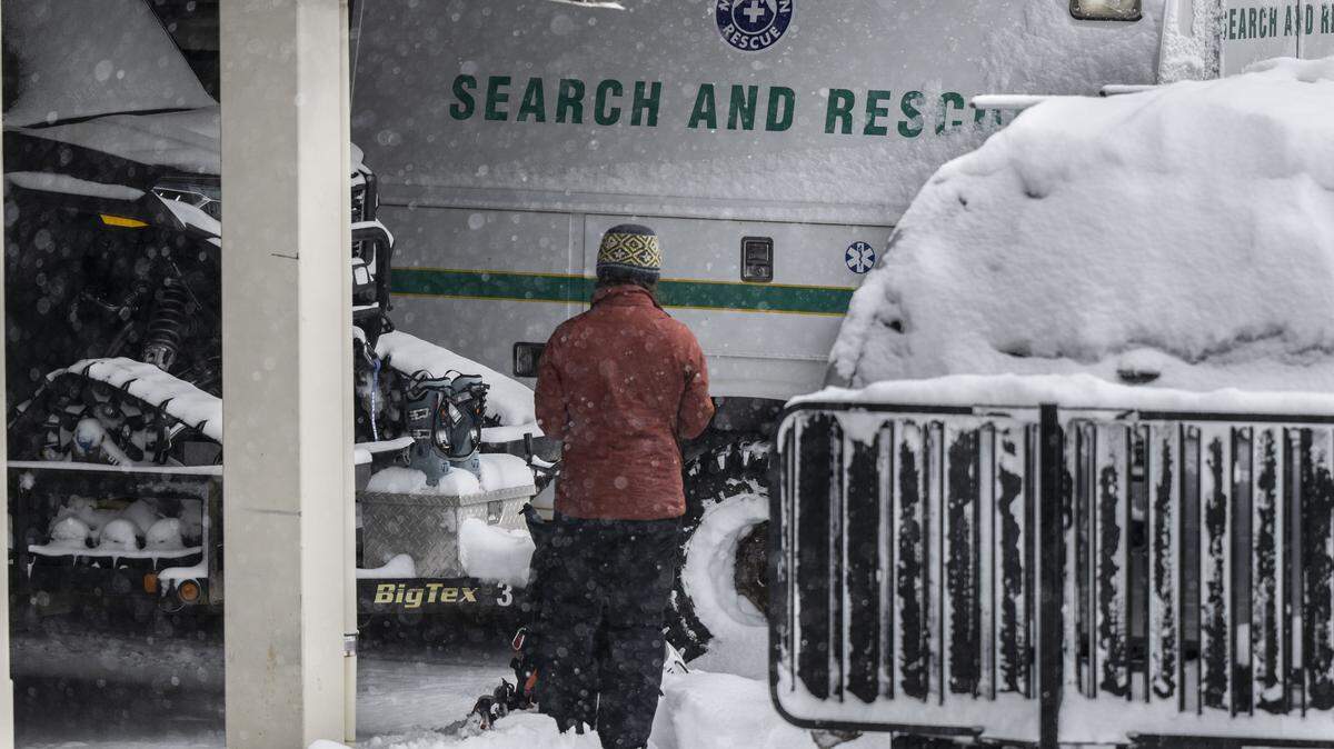 An unidentified member of the Nevada County Sheriff Search and Rescue team returns to the sheriff’s office during the search for avalanche victims in the Castle Peak area on Wednesday, Feb. 18, 2026.
