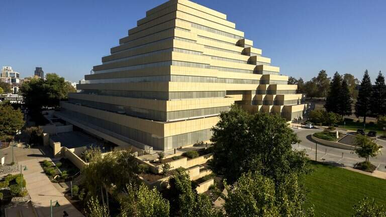 Are there enough custodians for DGS-managed California state office buildings?