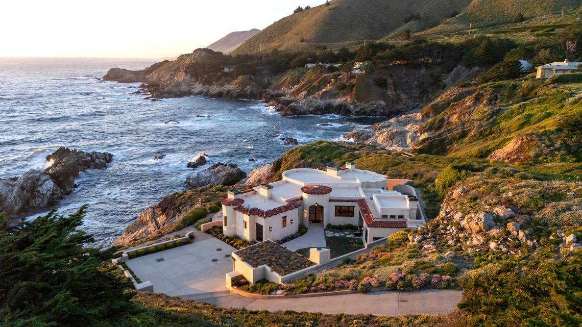 Le Cap du Roc in Carmel Highlands commands a 400-foot stretch of oceanfront land above the crashing surf of Rocky Point.