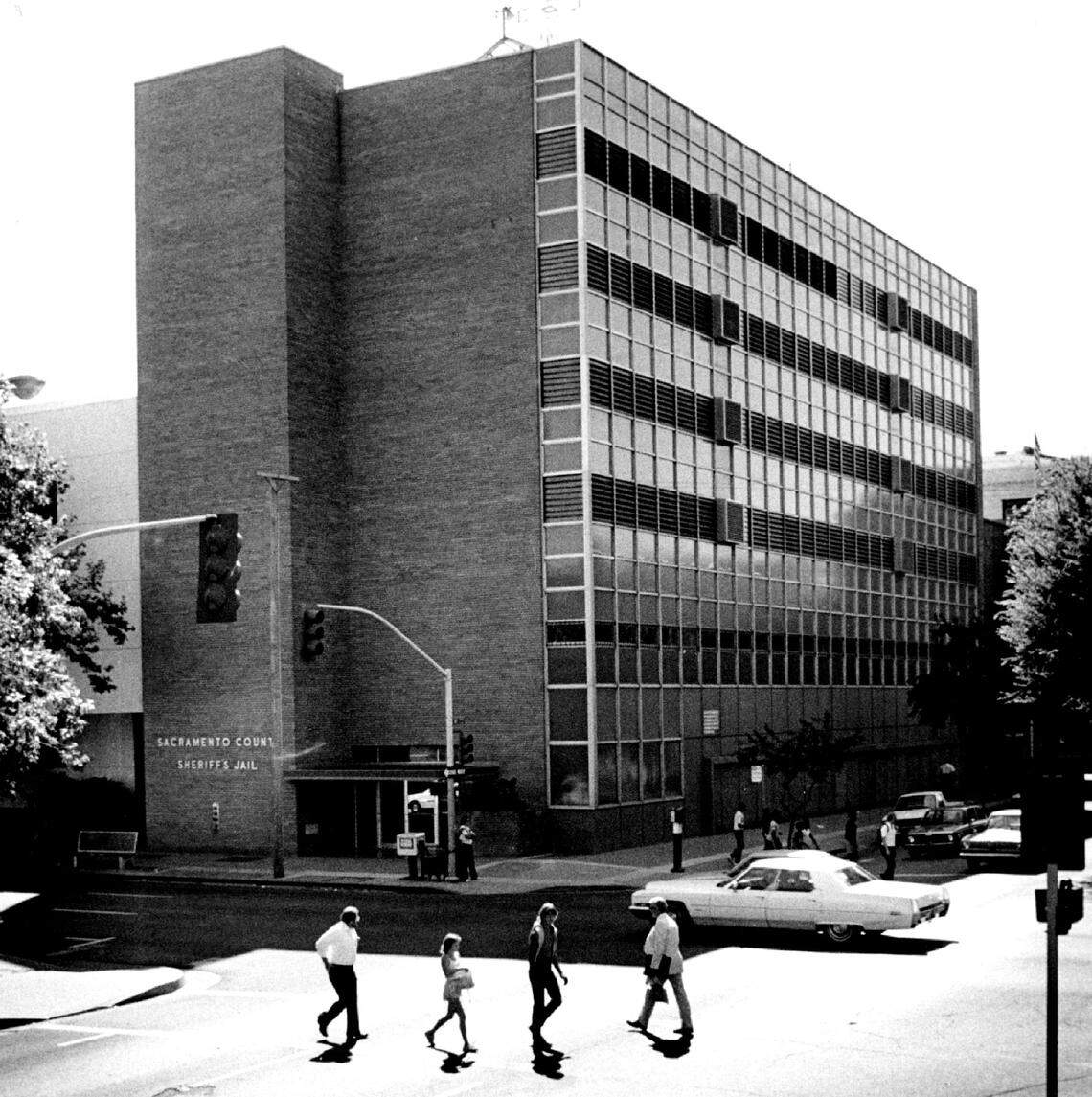 The Sacramento County Sheriff’s Jail stands at 620 H Street in 1984. The building was demolished after the new jail was built.