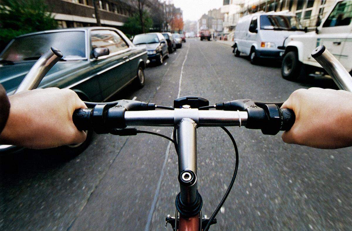 Los Angeles is the most dangerous city for bicycles in the United States, according to a new study.
