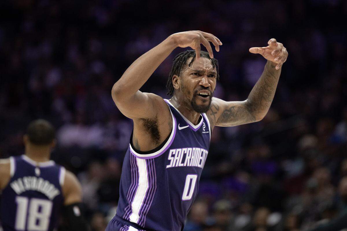 Sacramento Kings guard Malik Monk (0) reacts after a no foul call in the first half against the Orlando Magic on Thursday at Golden 1 Center.
