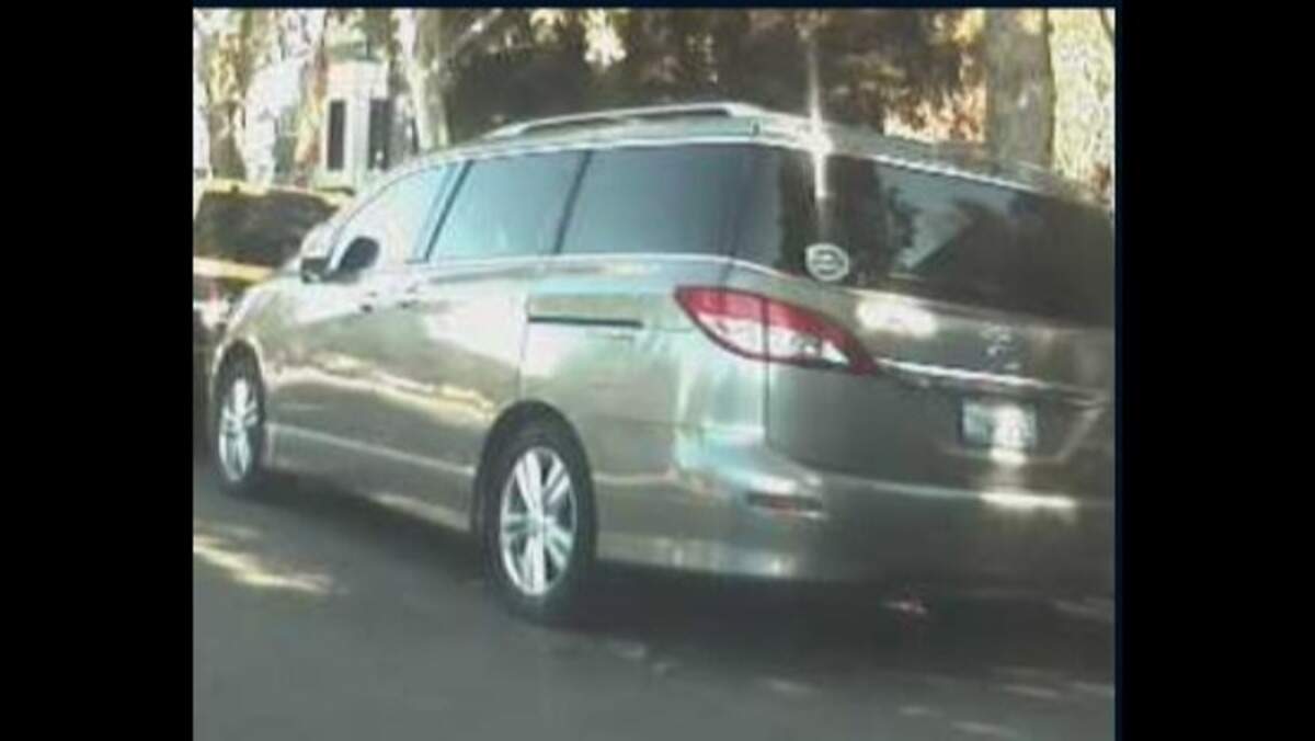 Un desconocido secuestró a un bebé de tres meses el lunes 25 de abril en un departamento de San José mientras su abuela descargaba las compras en el exterior, según informa la policía de California. La Patrulla de Carreteras de California publicó una foto de una van que se cree que está relacionada con el caso.