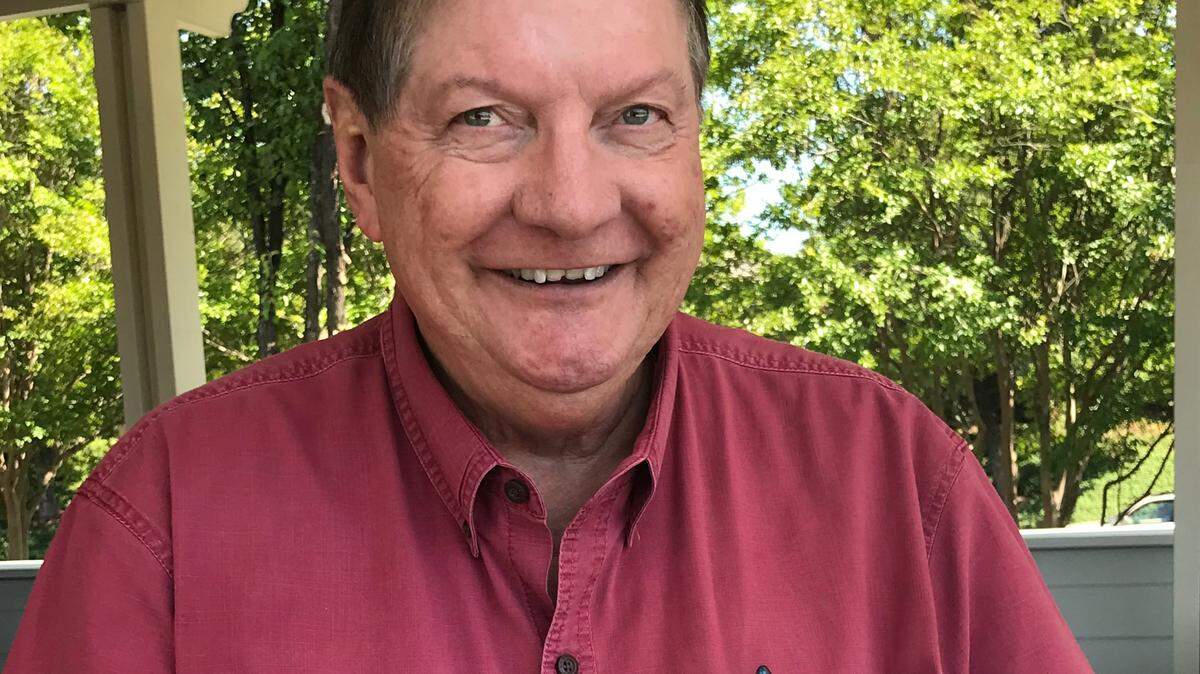Greg Van Dusen, an influential sports figure who helped bring the Kings to Sacramento in 1985, died Tuesday at the age of 72.