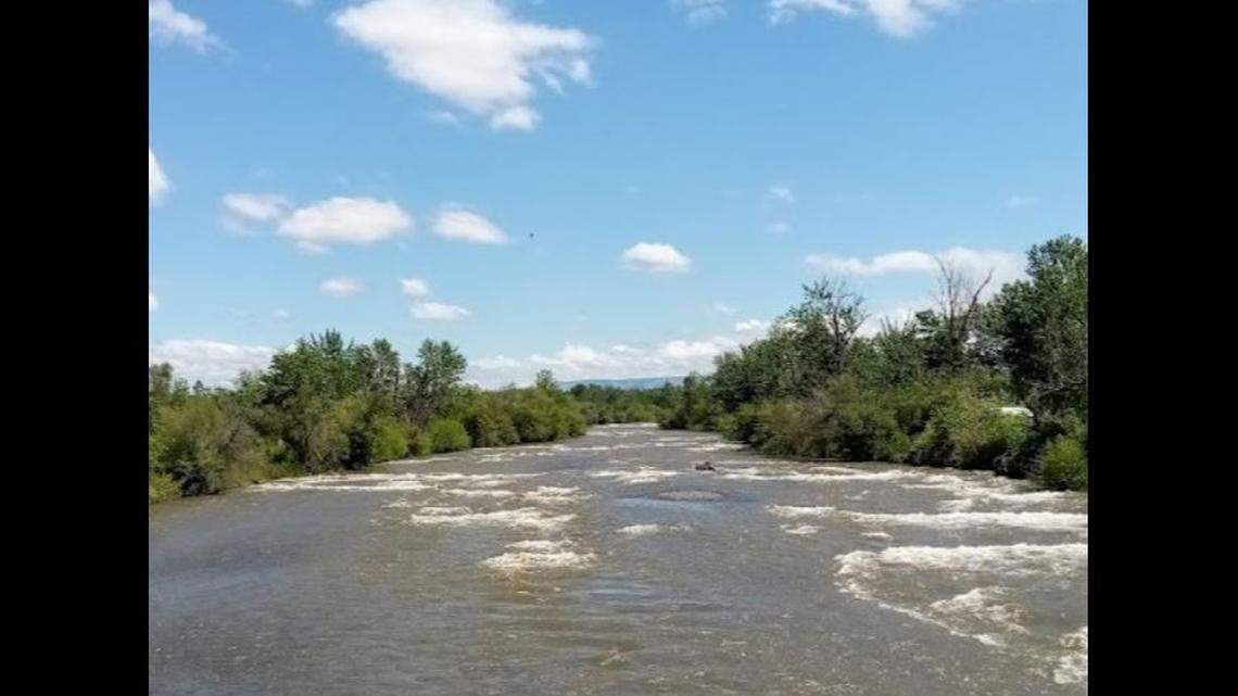 Two men were rescued after losing their kayaks on an Oregon river, a sheriff said.