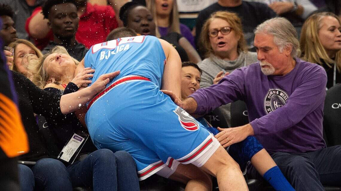 As coronavirus fear spreads, Sacramento Kings will not block fans from home games – for now