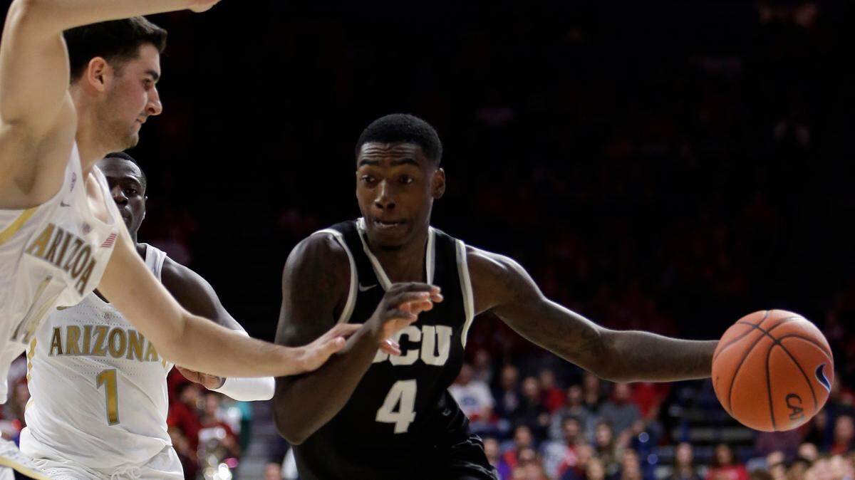 Grand Canyon forward Oscar Frayer plays in a 2016 game. The former Bay Area high school star died in a vehicle accident this week near Lodi just days after playing in the NCAA tournament.