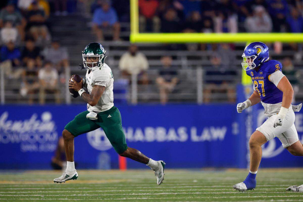 Sacramento State’s Kaiden Bennett (1) runs with the ball against San Jose State in the third quarter at CEFCU Stadium in San Jose on Thursday.