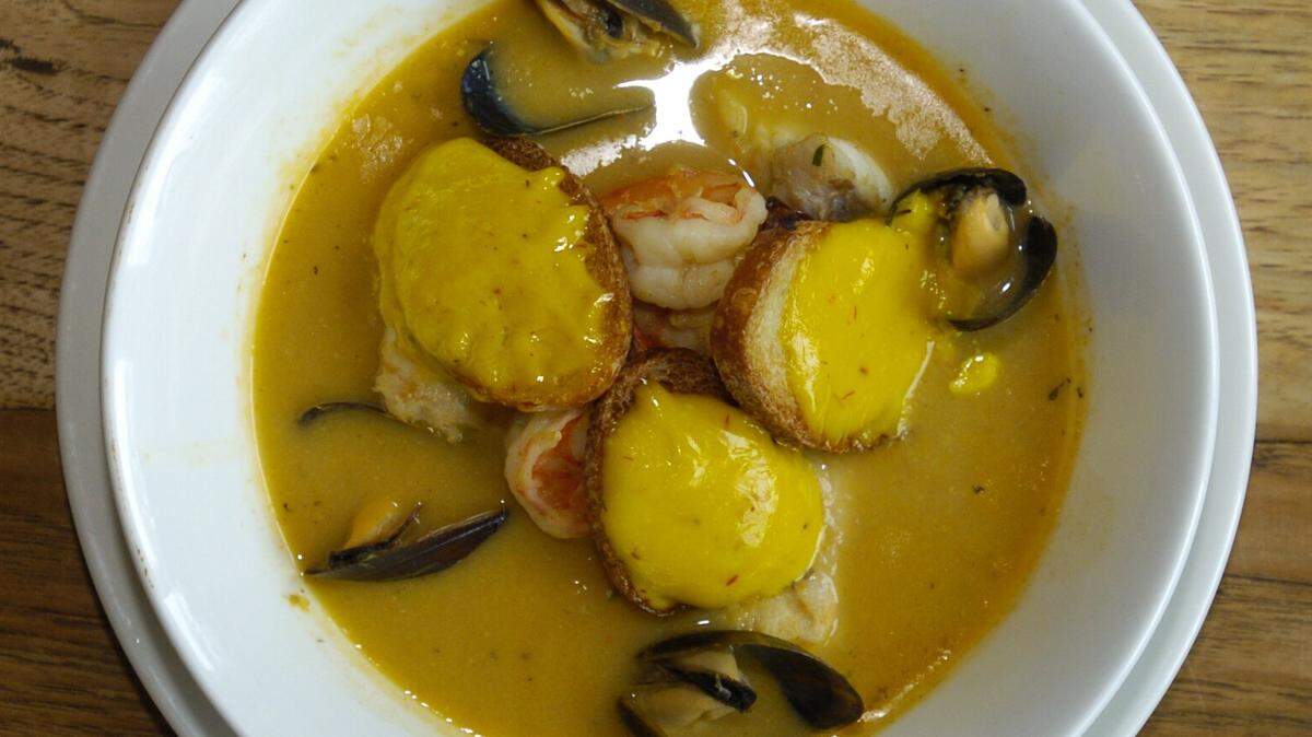 THe bouillabaisse de pacifique at La Provence Restaurant & Terrace in 2004.