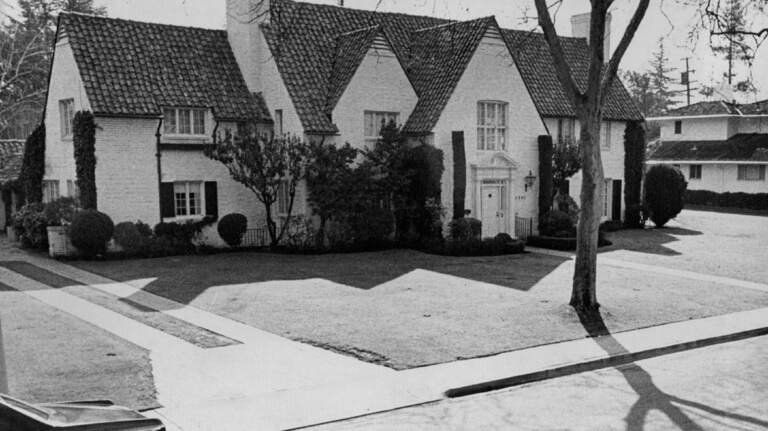 See Ronald and Nancy Reagan enjoy their home in East Sacramento in 1971