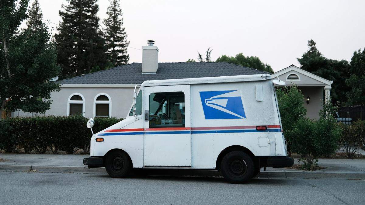 USPS vehicle