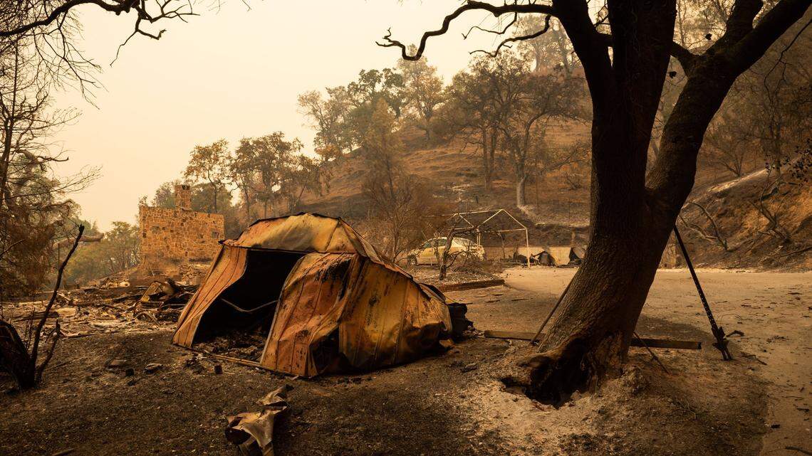 CA wildfire live updates: LNU Lightning Complex 2nd largest of all time |  Sacramento Bee