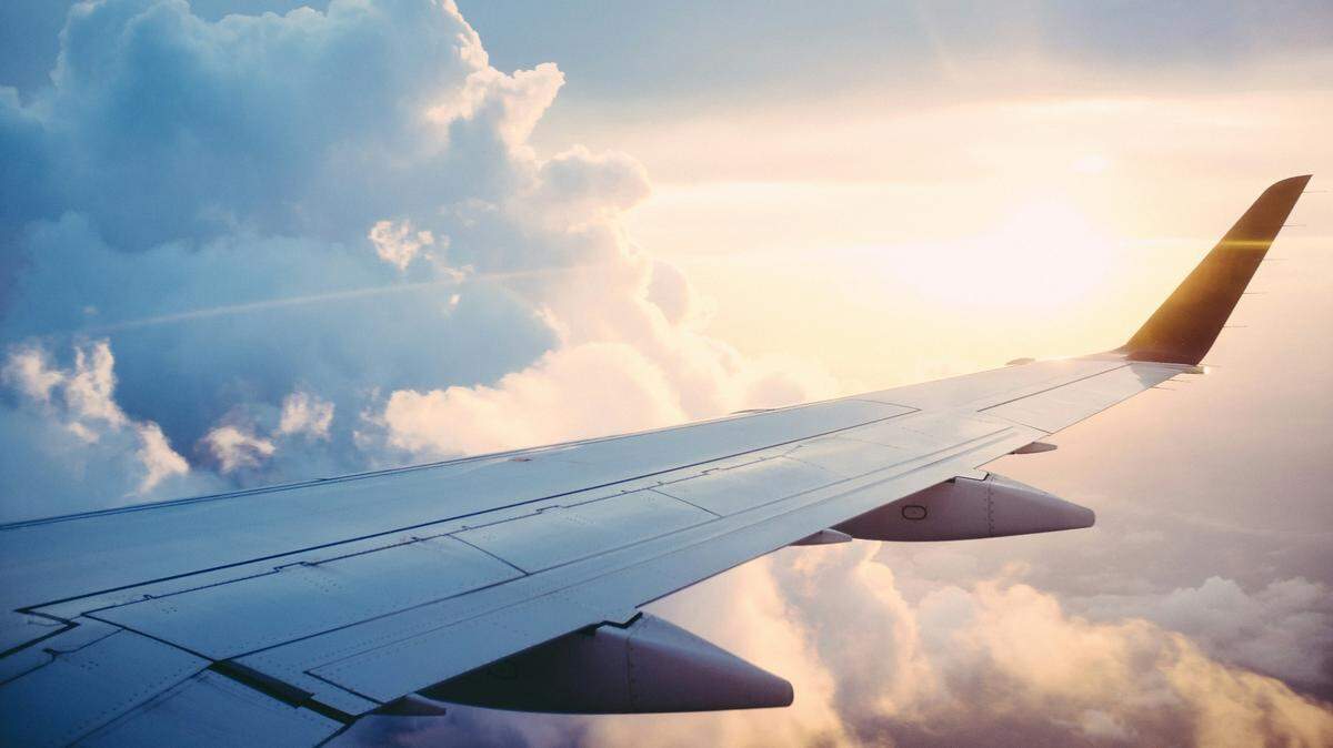 San Francisco International Airport objects to a proposal to rename the Oakland airport as San Francisco Bay Oakland International Airport.