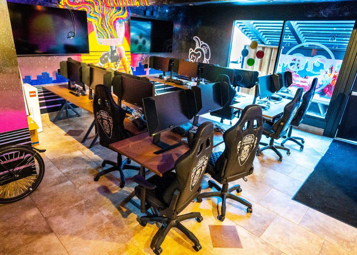Roc & Sol Virtual Diner has a room dedicated to e-sports, which will allow gamers to play competitively.