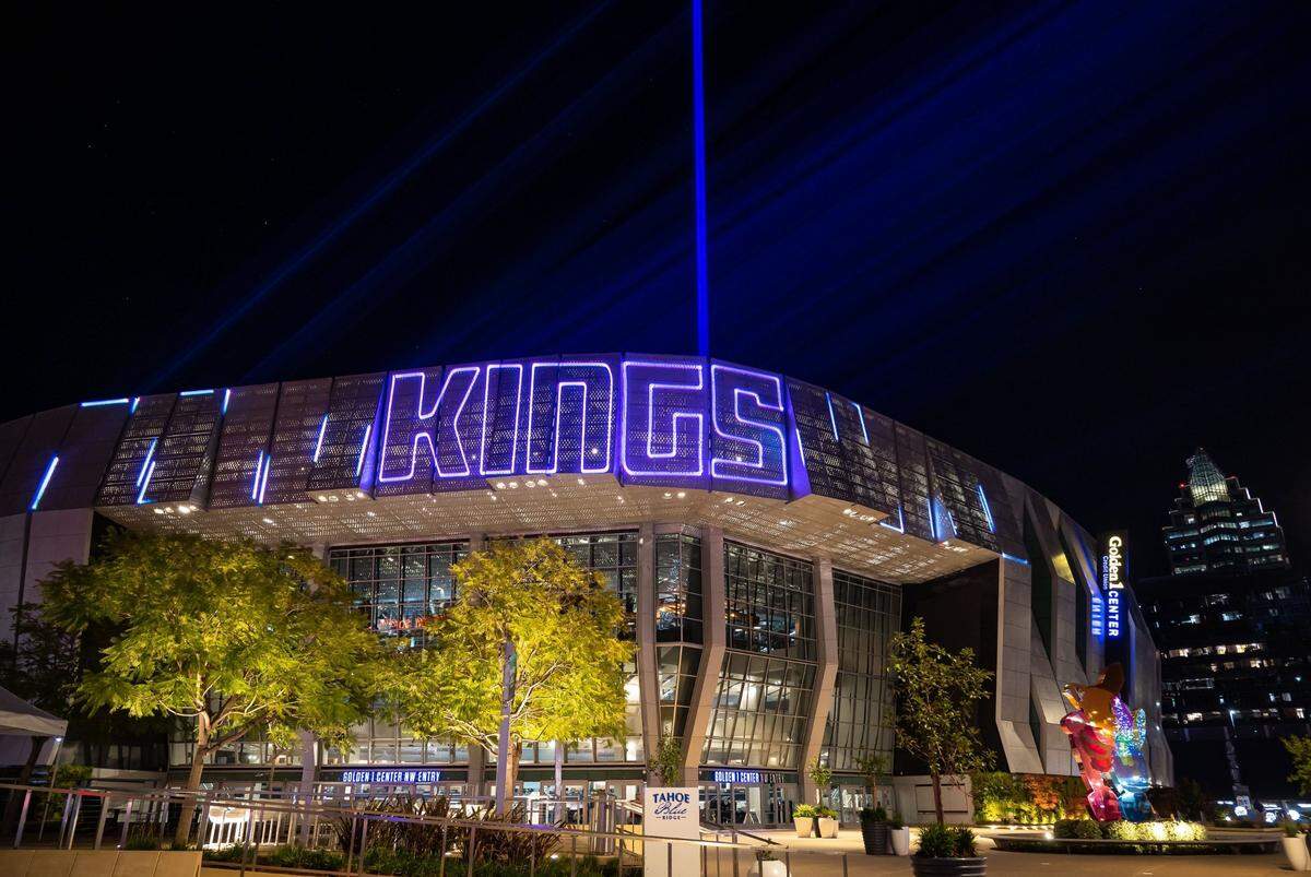 TheSacramento Kings’ laser beam signaling a win shines into the sky after their 153-121 rout over the Brooklyn Nets on Nov. 15.