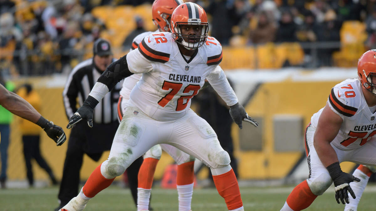 Cleveland Browns offensive tackle Shon Coleman (72) plays against the Pittsburgh Steelers on Dec. 31, 2017, in Pittsburgh.