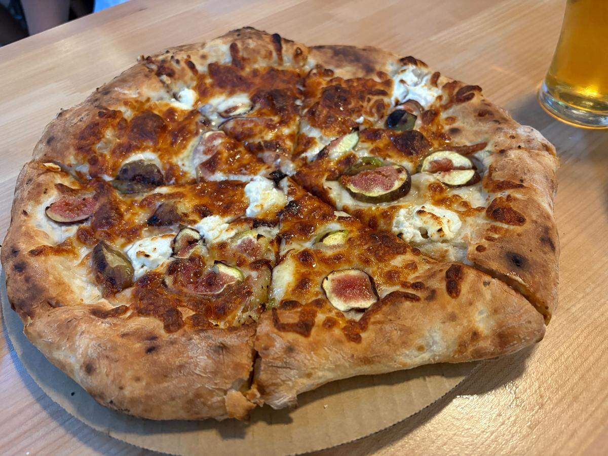 Jodie Chavious’ The Fig and the Pig pizza includes sliced figs, goat cheese, applewood smoked bacon (not included in this vegetarian version shown) and wildflower honey from The Bee Box, based in Sacramento.